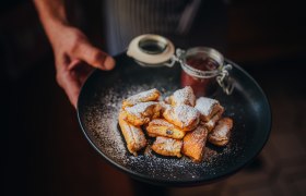 Kaiserschmarren mit Zwetschkenröster, © Niederösterreich Werbung/Daniela Führer