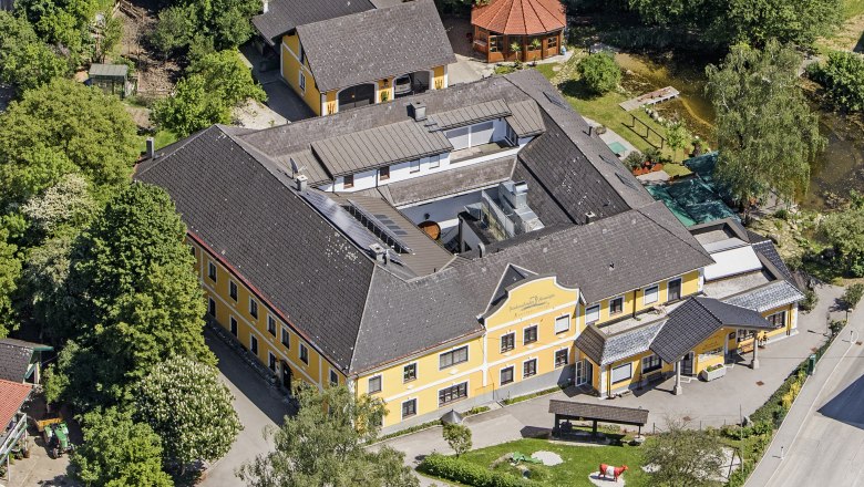 Perbersdorfer "Heuriger" tavern, © isabella bauer