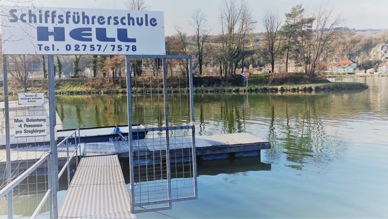 Steg im Hafen der Schiffsführerschule Ing. Hell in Krummnussbaum, © Donau NÖ Tourismus GmbH