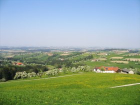 Wunderschöne Aussichten entlang des Weges, © Gemeinde Behamberg