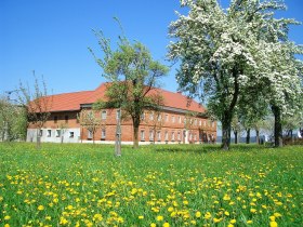 Eindrucksvolle Vierkanter liegen entlang der Strecke, © Illich-Edlinger Hans