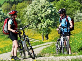 E-Biken an der Moststraße, © weinfranz