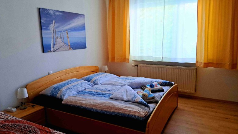 Appartement Lavendel Schlafzimmer 1, © Gerald Eigelsreiter