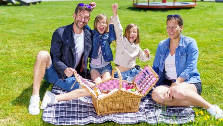 Picknick beim Betriebszentrum Laubenbachmühle, © Bollwein