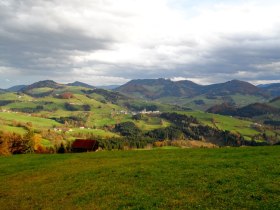 Traumhafte Aussicht auf Maria Neustift, © Mostviertel - OÖ Mariazellerweg