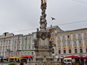 Hauptplatz Linz mit Pestsäule, © Mostviertel - OÖ Mariazellerweg