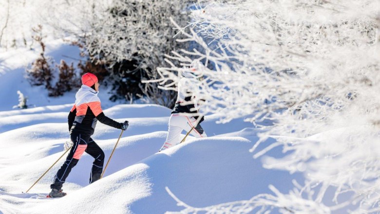 Im tiefen Schnee unterwegs, © Fred Lindmoser