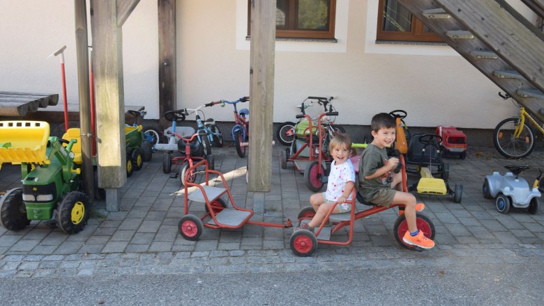 Kinder Fahrzeuge, © Höbarten