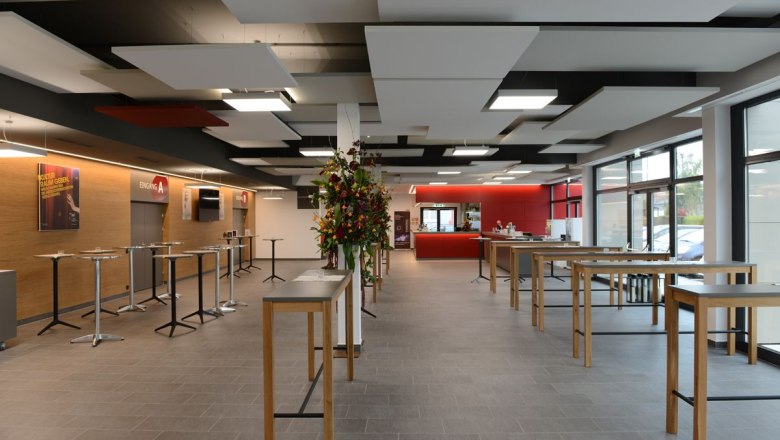 Ybbsfeldhalle Foyer, © Roland Schuller