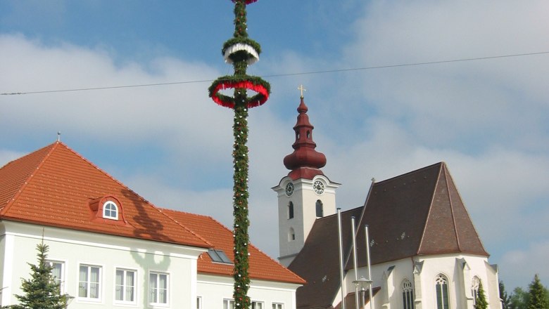 Maibaum 2006, © Gemeinde St. Pantaleon-Erla