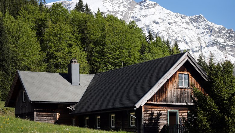 Schutzhaus Vorderötscher: mit Blick auf den Ötscher, © weinfranz.at