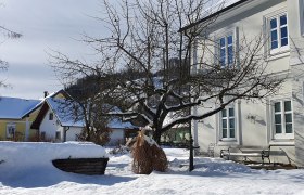 der weitläufige Garten im Winter, © Monika Stock