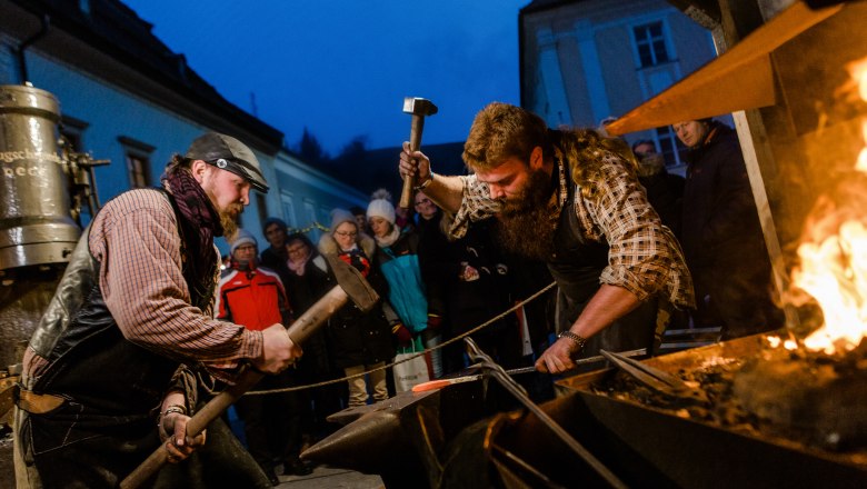 Flammende Schmiedeweihnacht Ybbsitz, © Mostviertel Tourismus / schwarz-koenig.at